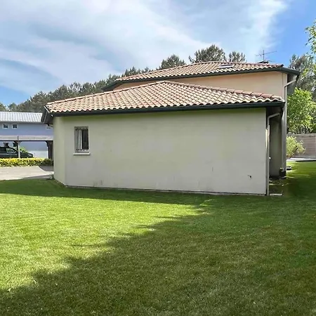 Familiale 8 Personnes, Piscine Chauffee A 10 Kms De La