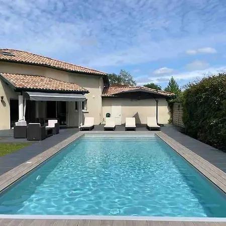 Familiale 8 Personnes, Piscine Chauffee A 10 Kms De La * Saubion