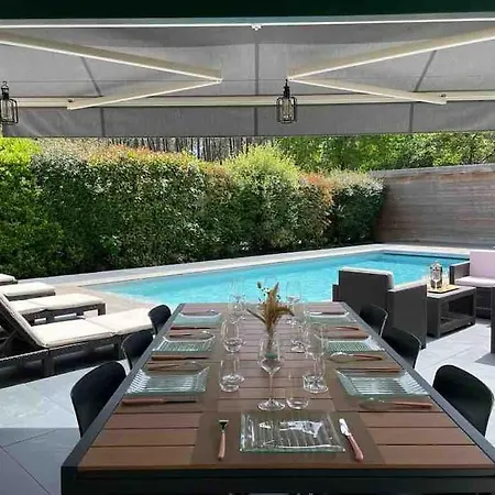 Familiale 8 Personnes, Piscine Chauffee A 10 Kms De La